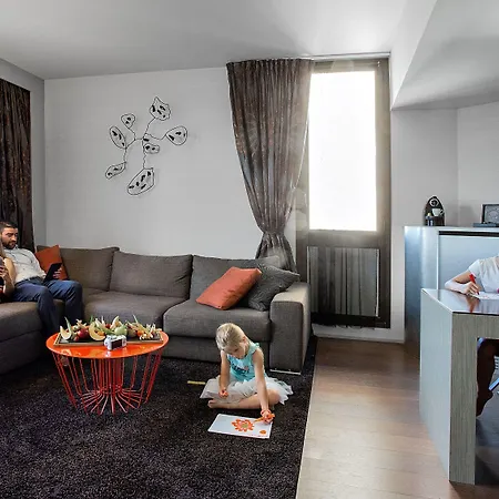 Firstname Szálloda 4*
