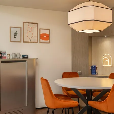 Hotel Firstname Toulouse